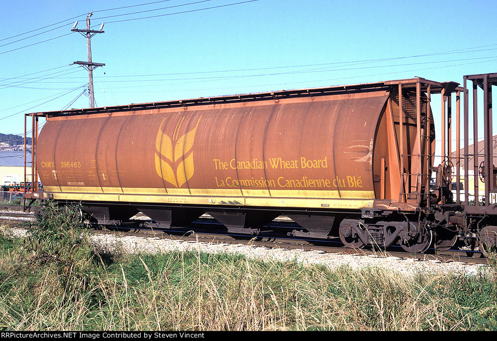 Canadian Wheat Board covered hopper CNWX #396465